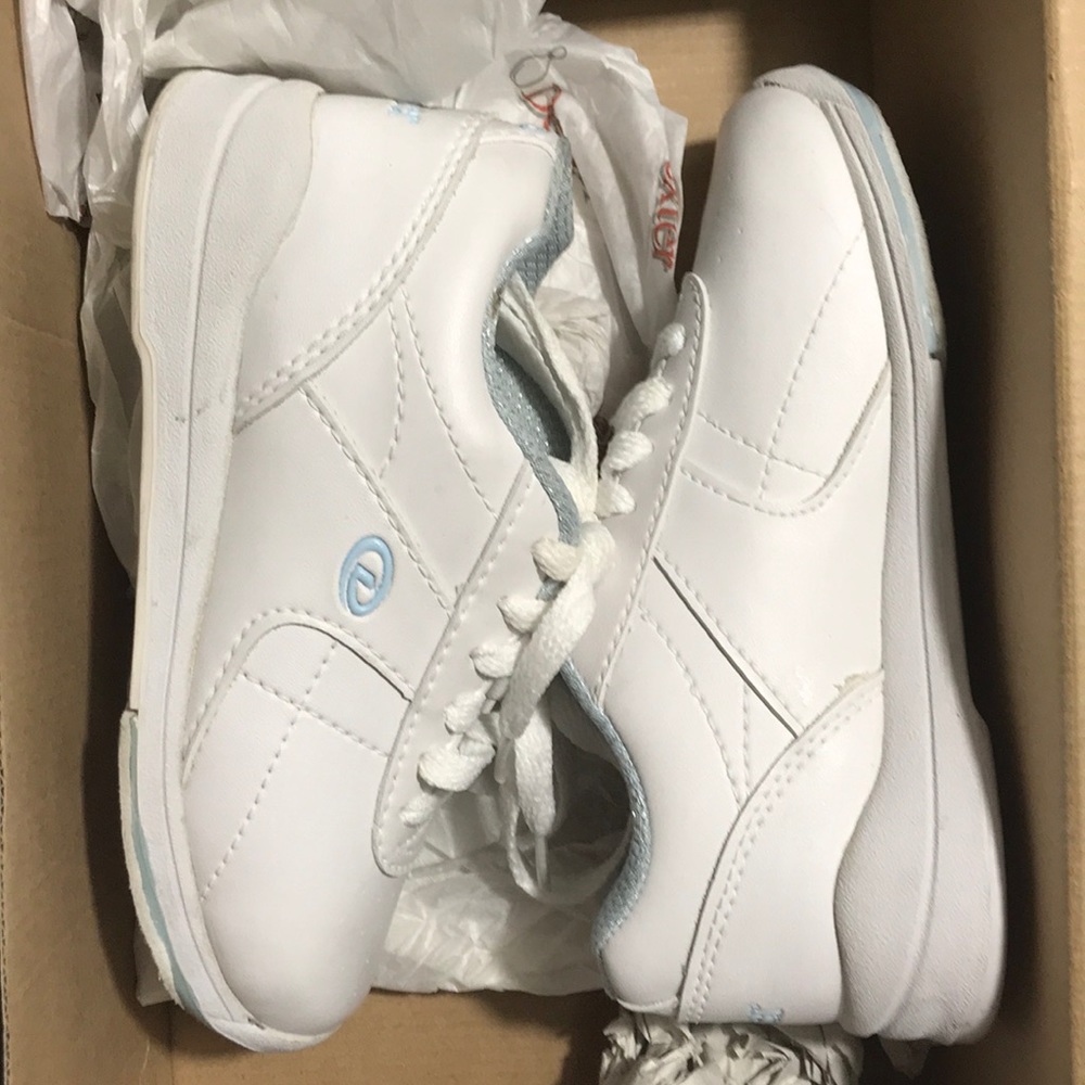 Kids bowling shoes size 1M